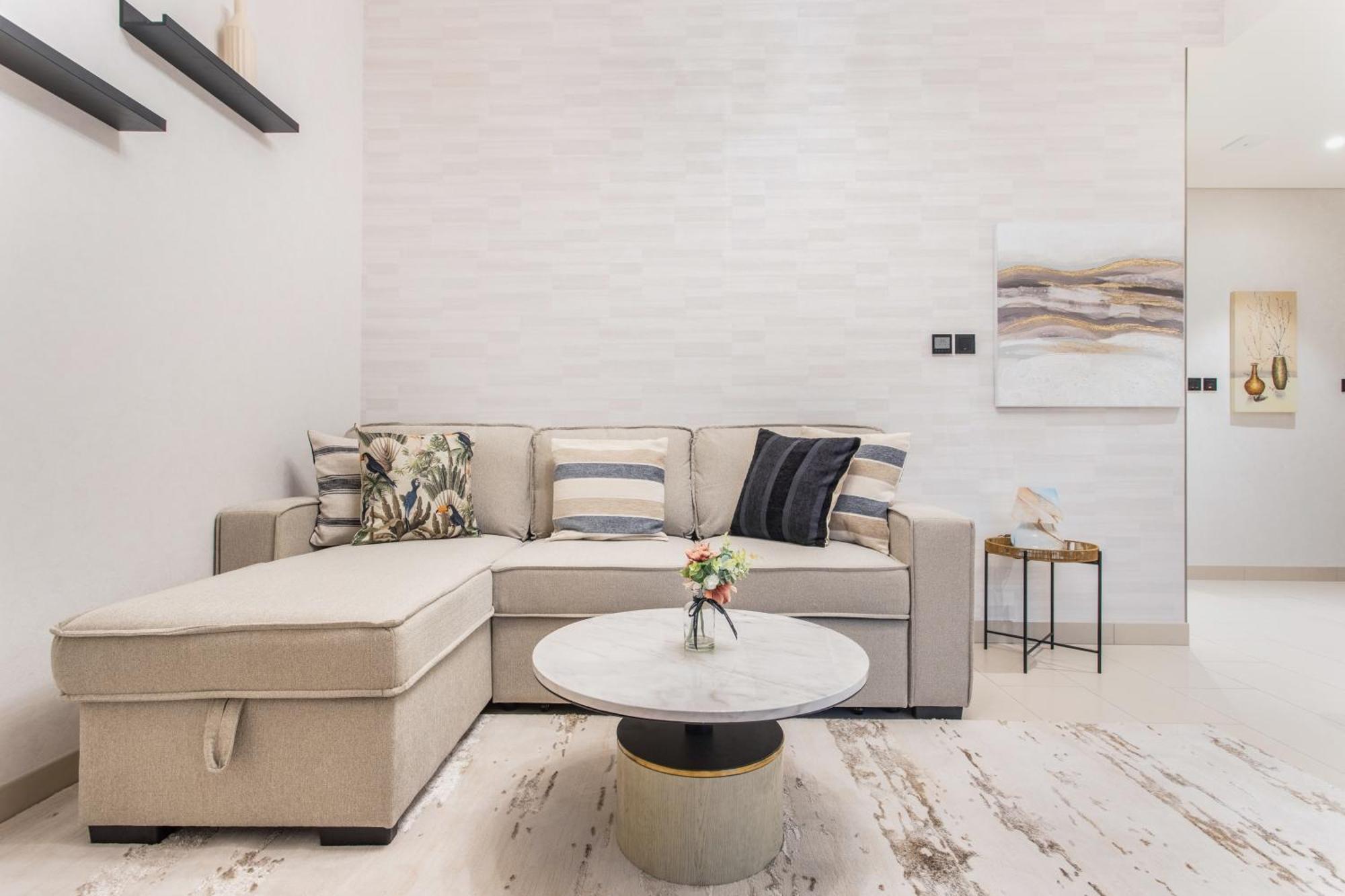 By Latinem Luxury 1br Cvr A1504 Near Burj Khalifa Dubai